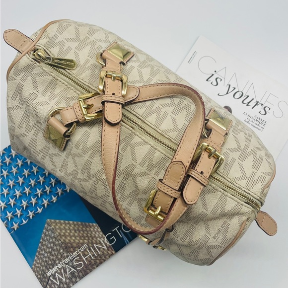 MICHAEL Kors Speedy Large hand and shoulder bag. - Picture 2 of 2